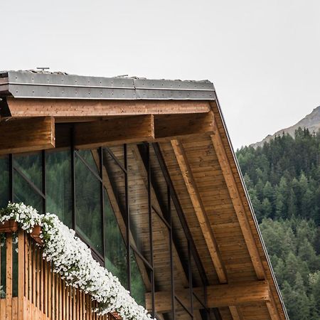 Grand Hotel Courmayeur Mont Blanc, By R Collection Hotels Экстерьер фото